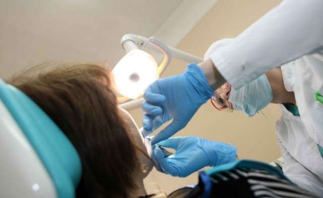 В Талдыкоргане слабослышащих и глухонемых обучают профессии стоматолога